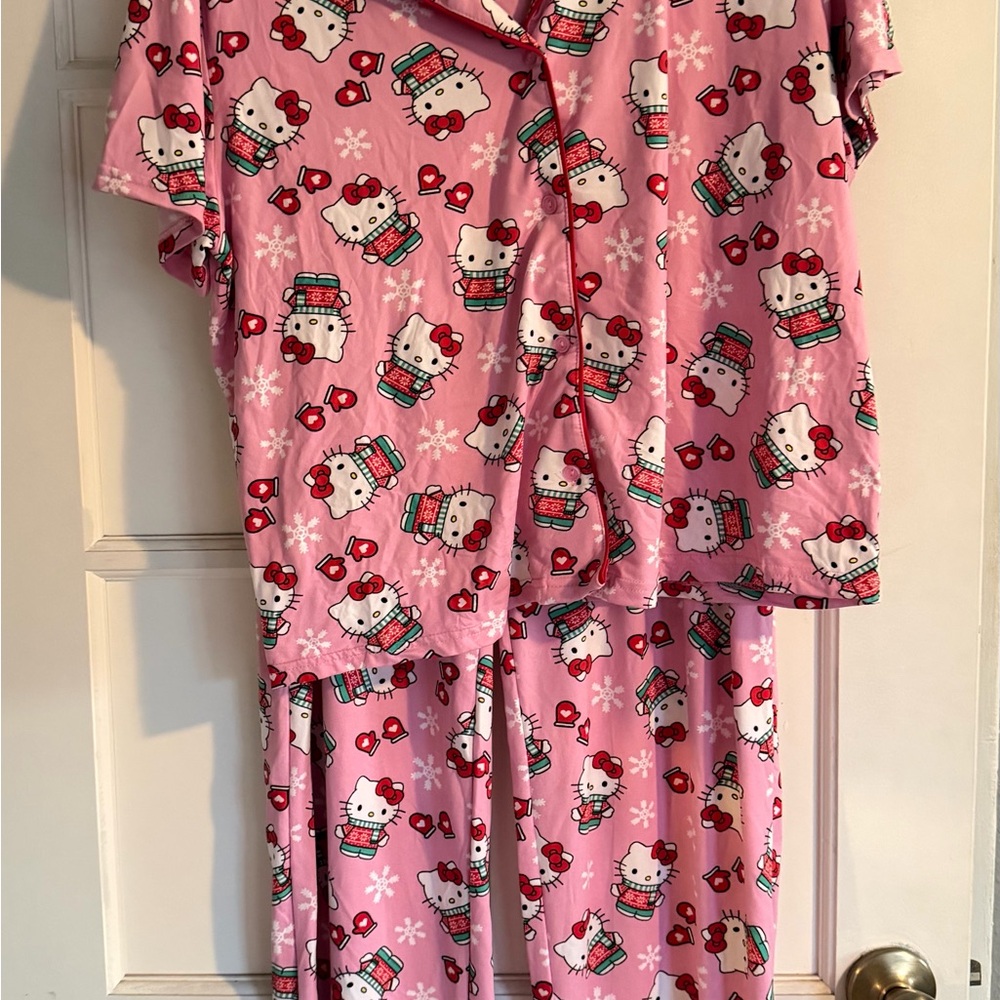 Hello Kitty Pink Pajama Set for women.
